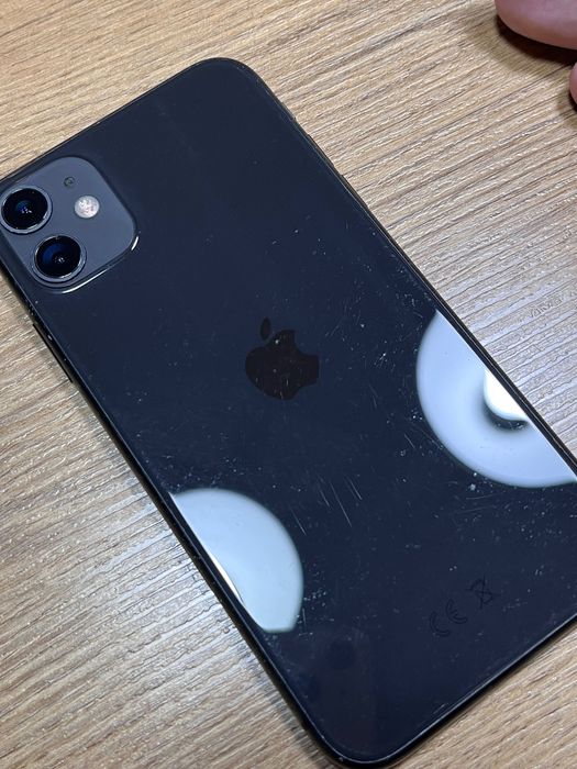 iPhone 11 bez pudełka