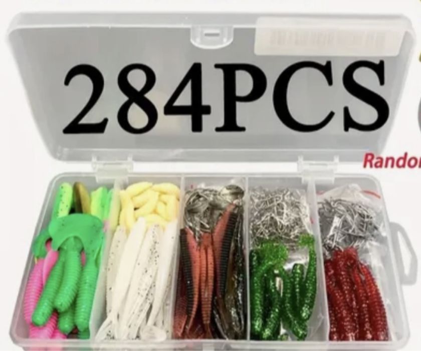 Набор снастей 284 предмета в кейсе набір блешень риболовних приманок