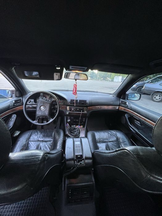 Продам BMW е39 на механике
