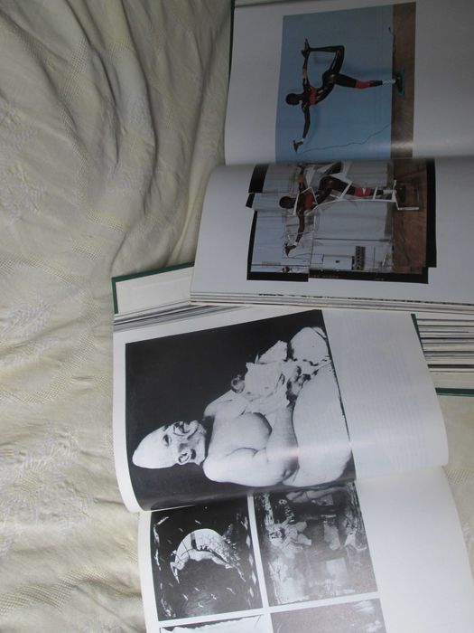 Edição do ano de 1982 da revista Photo, encadernada em dois volumes