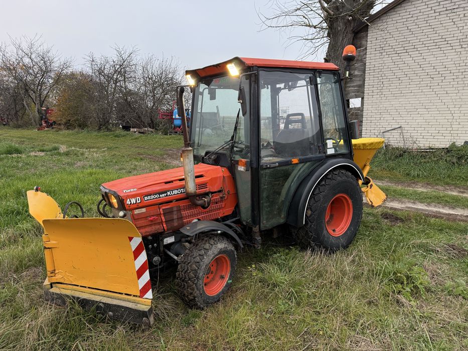 Ciagnik komunalny 4x4 osprzet zimowy akcja zima