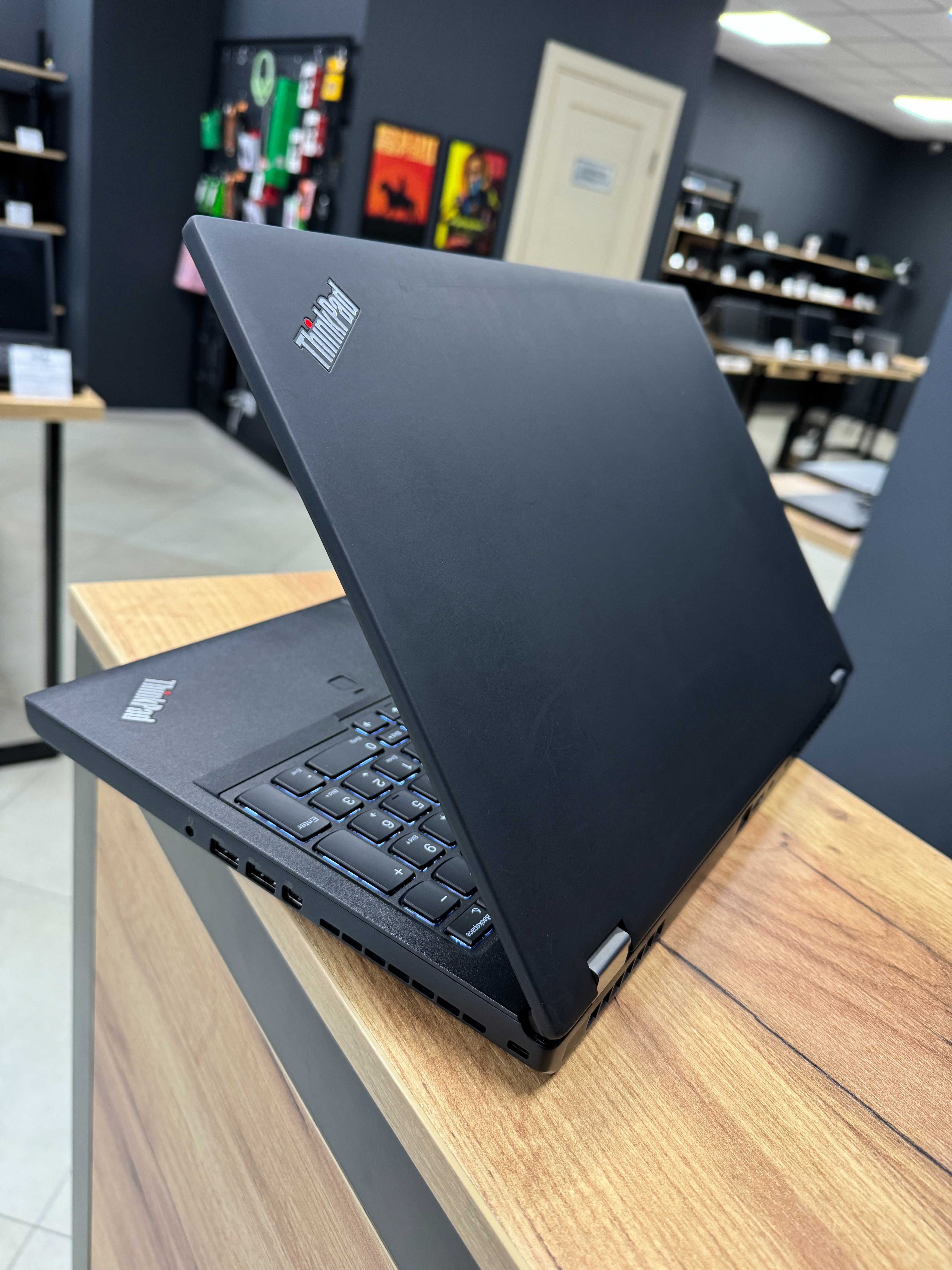 Lenovo ThinkPad P52 - i7 8850H/Quadro P2000 4 GB/32 GB/512 NVME/IPS