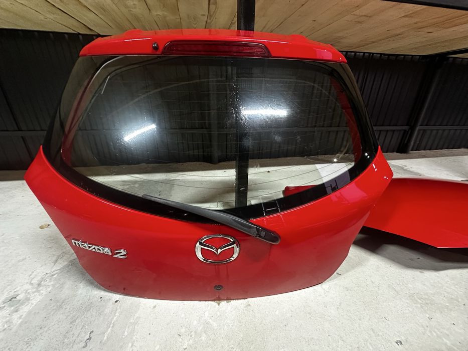 Ляда кришка багажника кляпа mazda 2 мазда