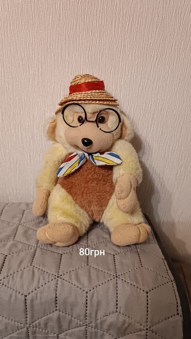 М'які іграшки різних розмірів