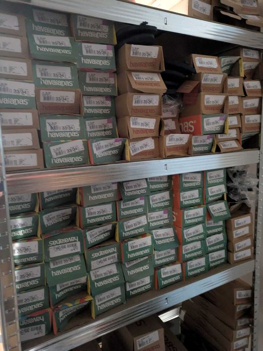 Vendo cerca de 1500 pares de Havaianas Vários Tamanhos Novos