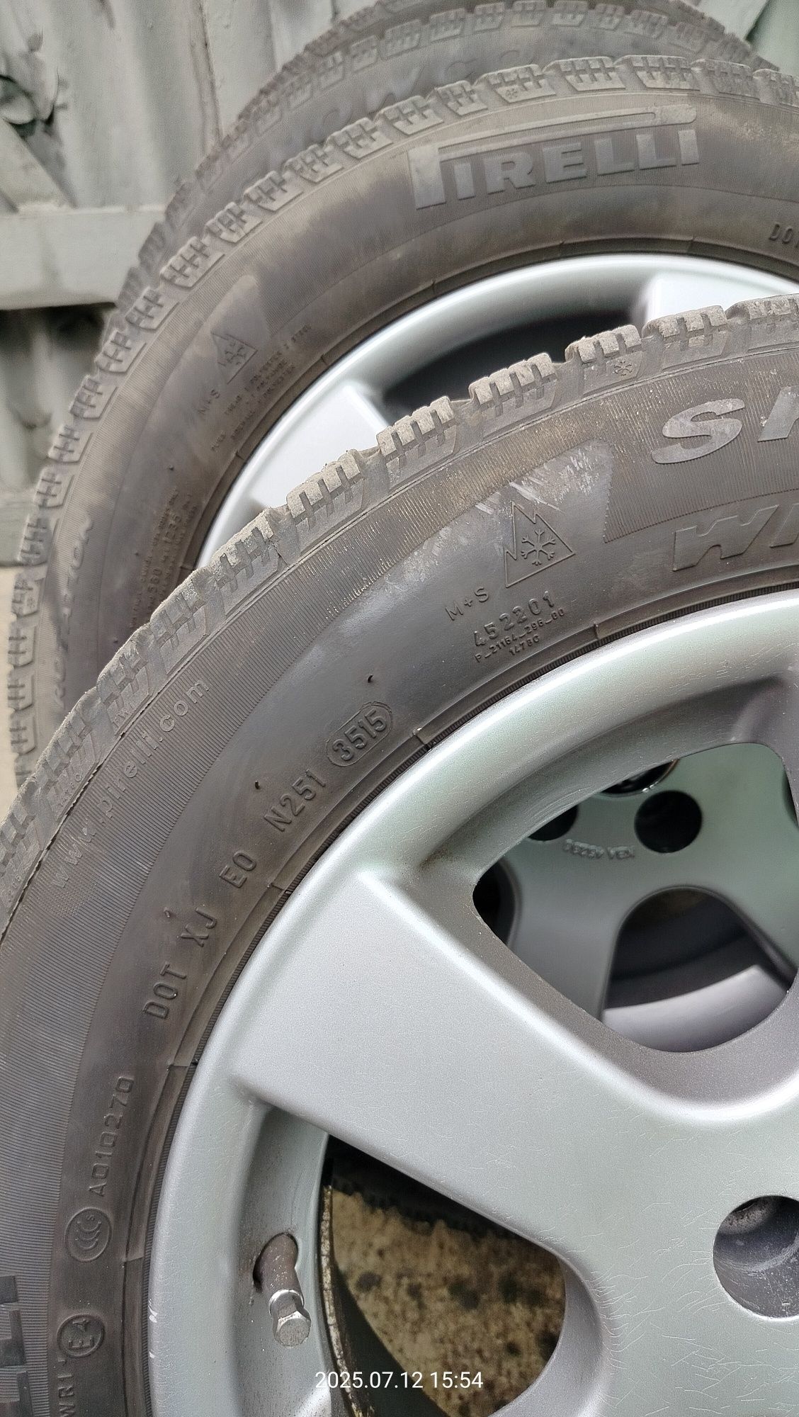 Koła alufelgi 15 5x100 Skoda Seat VW opony zimowe Pirelli 185/60/15.