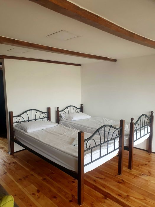 Частина будинку подобово біля озера(ціна з особи)