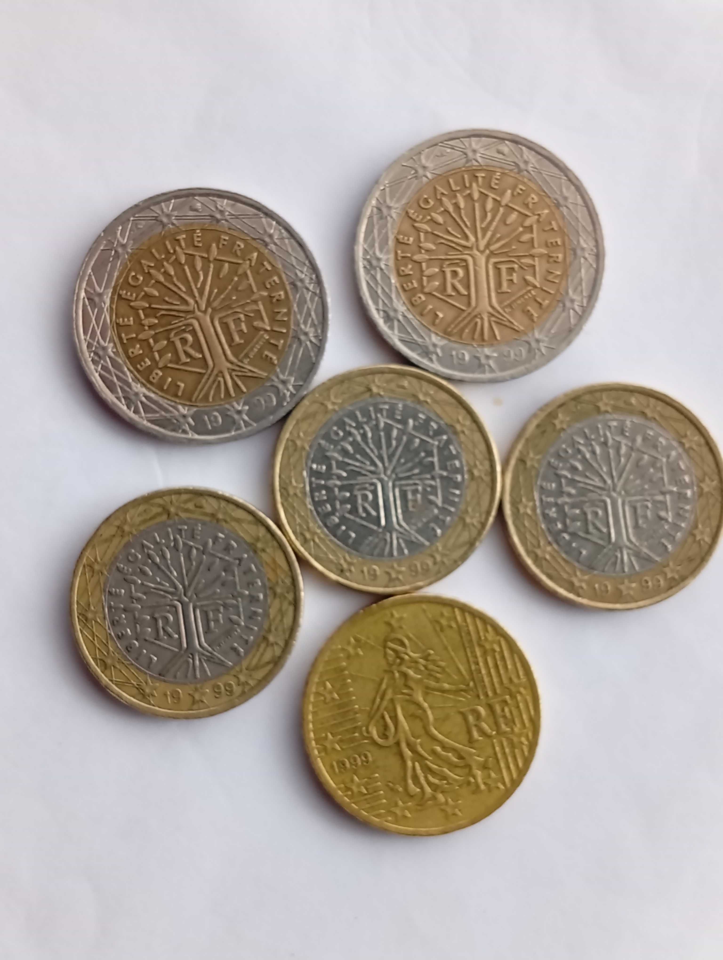 Moedas de 1999, França, algumas com centro descentralizado