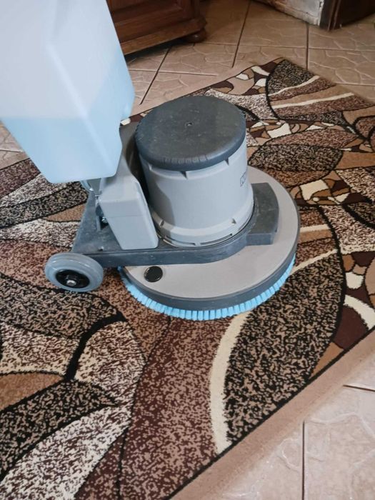 Firma sprzątająca "CLEAN-SERVICE"