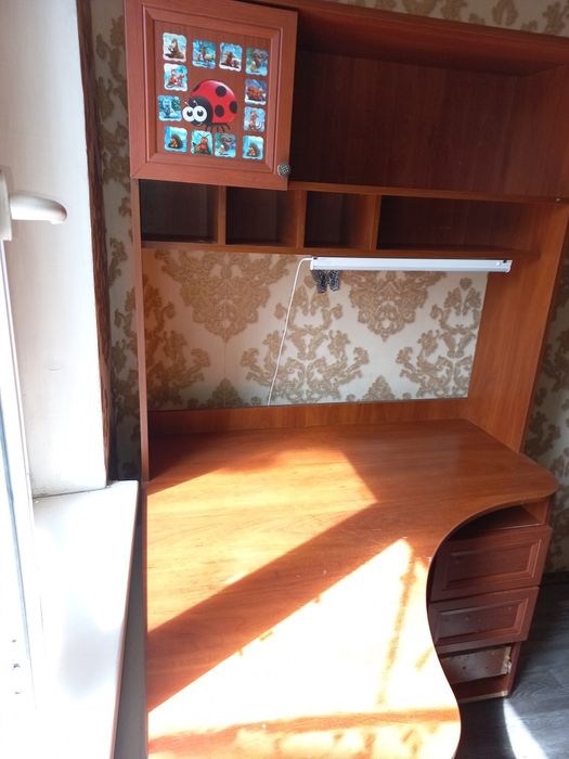 Продам письменный стол