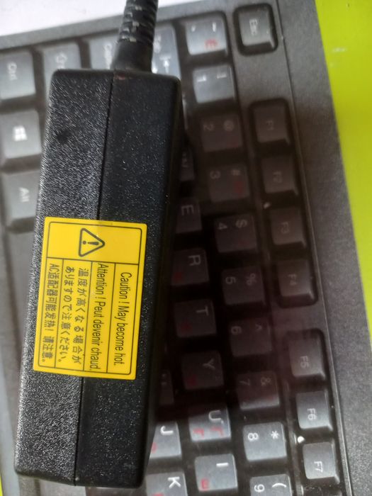 Блок живлення Acer 5.5*1.7  19v. 2.1A