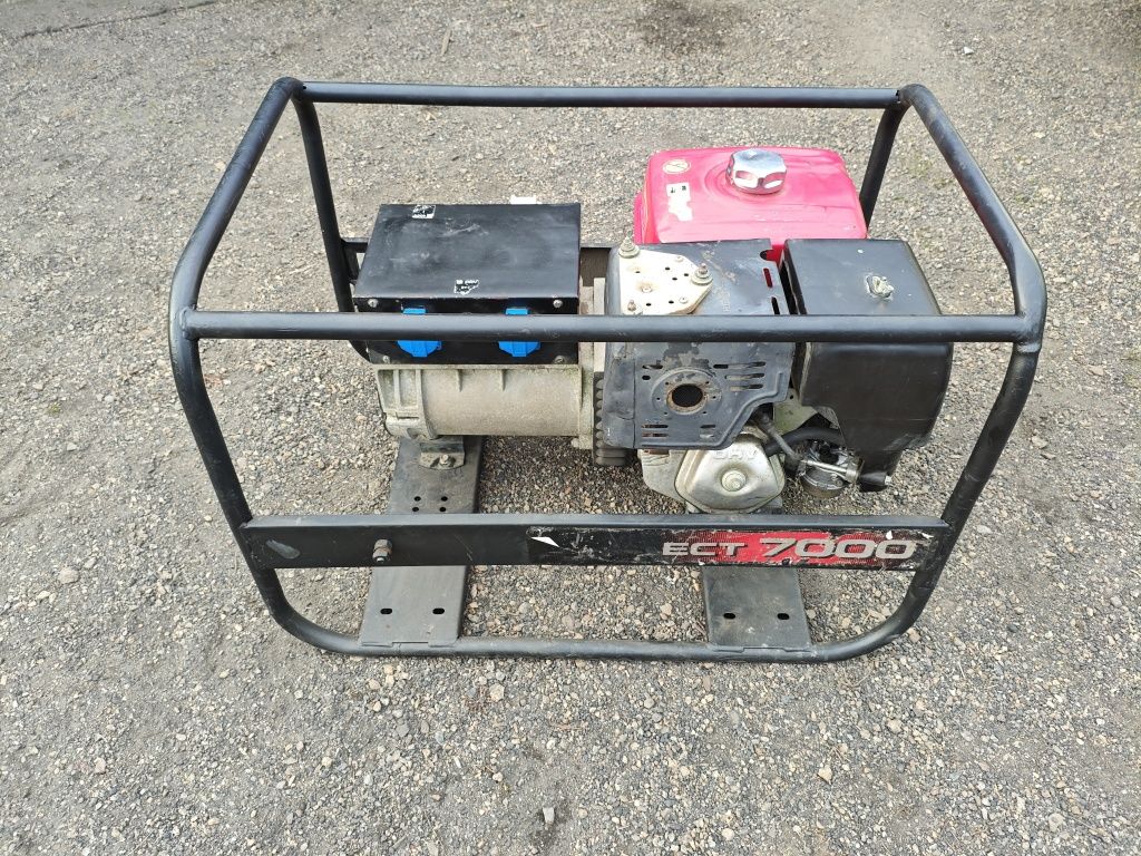 Agregat prądotwórczy 3 fazowy 5.6kW Honda ECT7000