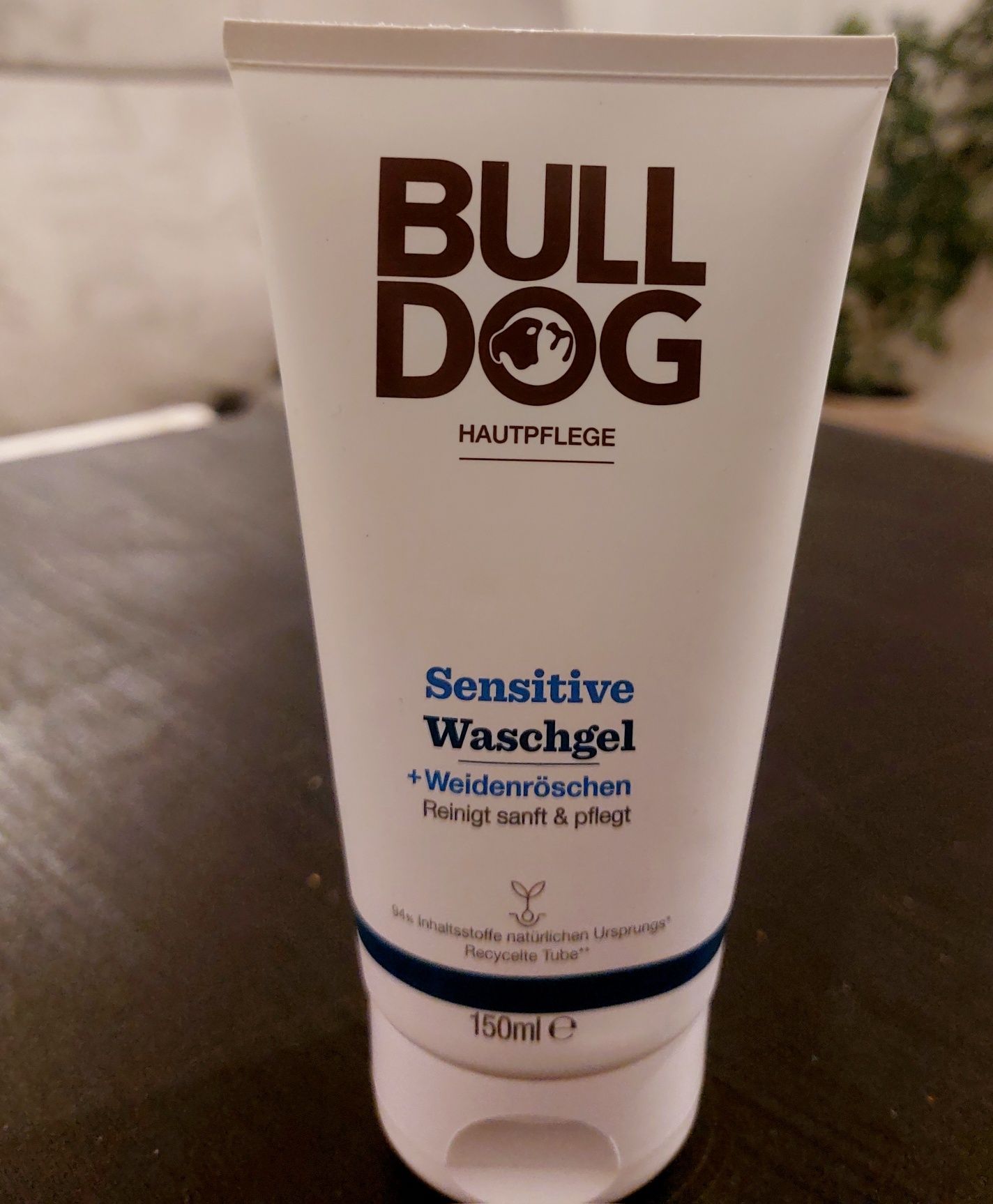 Чоловічий станок для гоління, піна та гель для вмивання фірми Bulldog