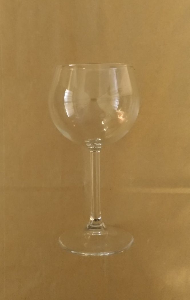 Conj. 24 Copos Vinho