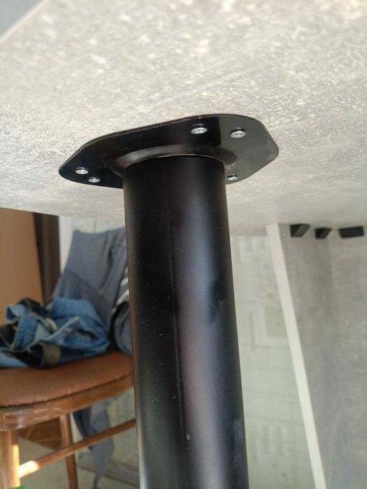 Продам  компьютерный стол