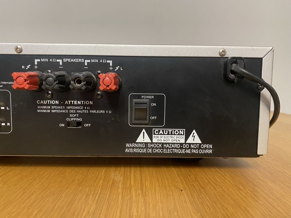 NAD C 325BEE wzmacniacz stereo + pilot