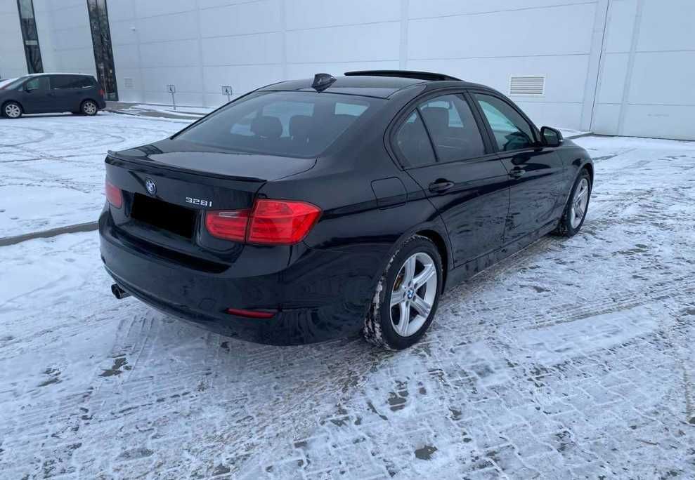 BMW 328 F30 I 2014