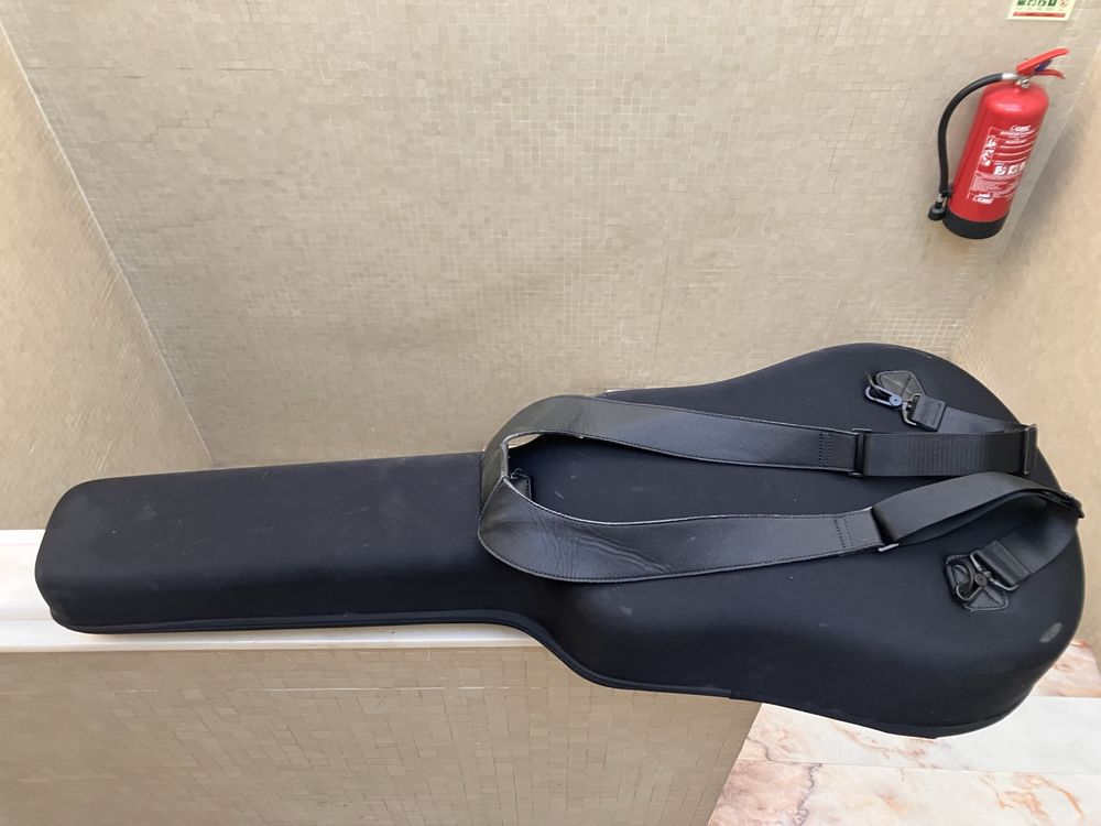 Estojo de guitarra