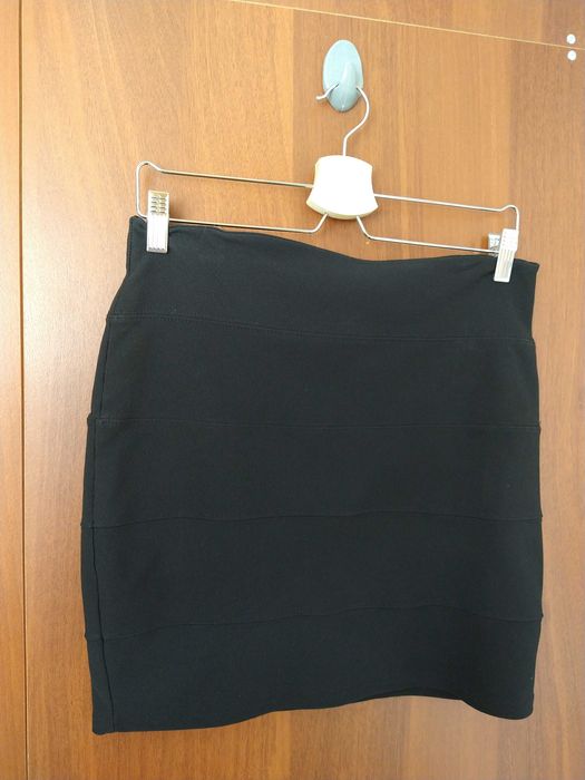 Czarna spódniczka New Yorker, marki Amisu, r. 40 / L