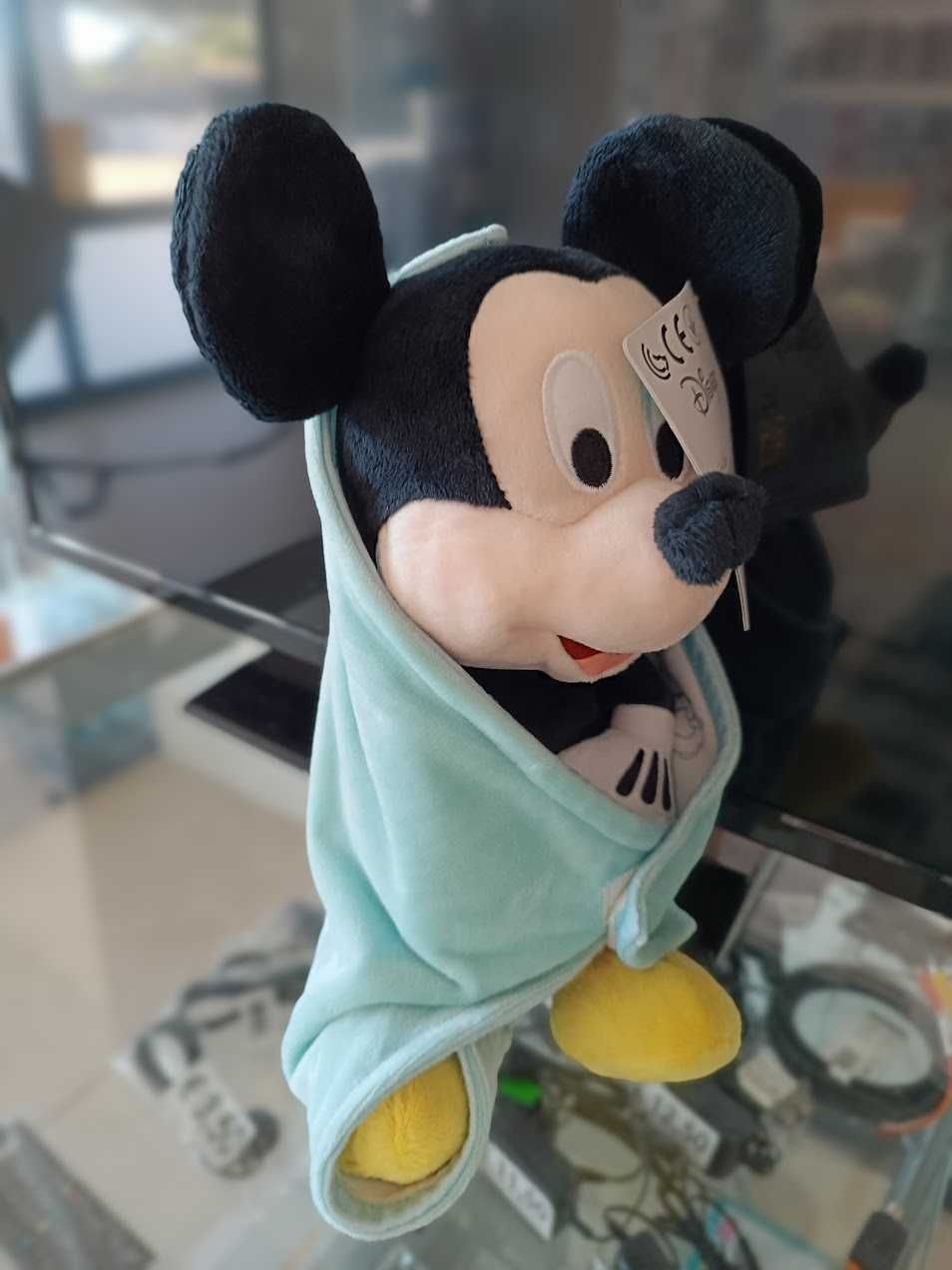 Novidade:Peluche Disney Mickey com manta 27cm