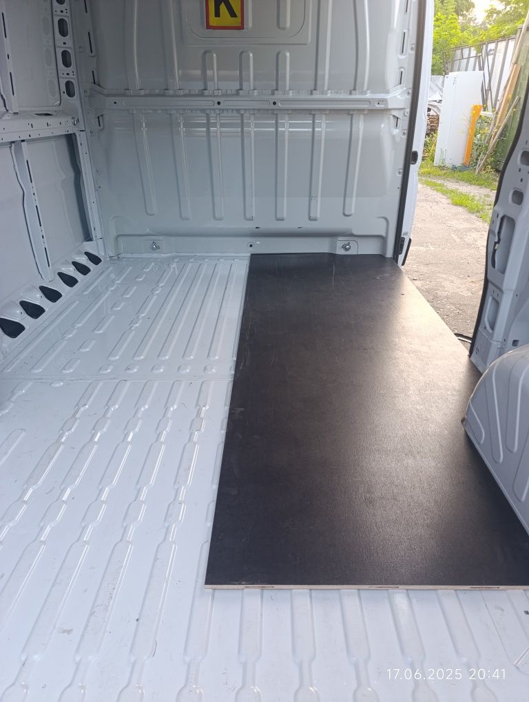 Обшивка фанерою и пластиком для Renault Master