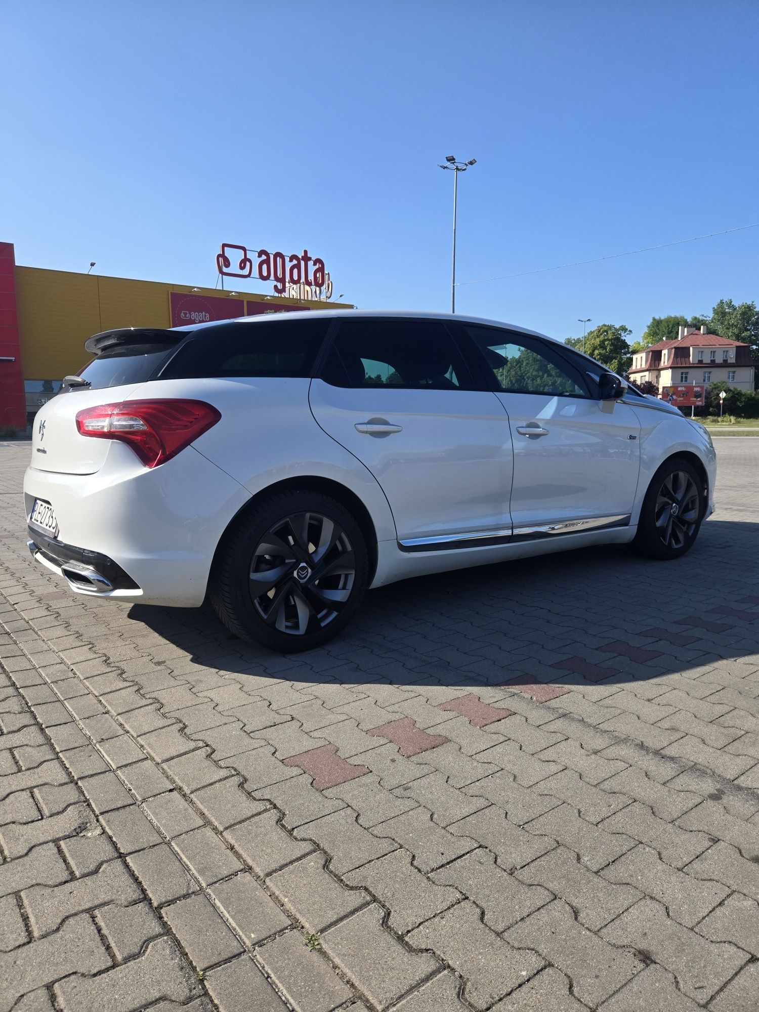 Citroen DS5 2.0 HDI Hybrid4. Android
