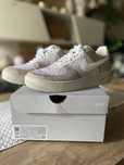 Nowe Nike Air Force Flyknit - Rozmiar 42.5