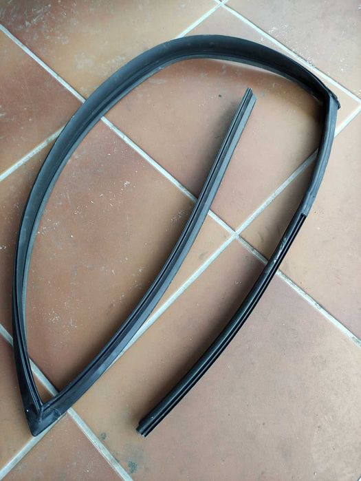 ущільнювач скла передніх лівих дверей 82530F1000 Sportage 4