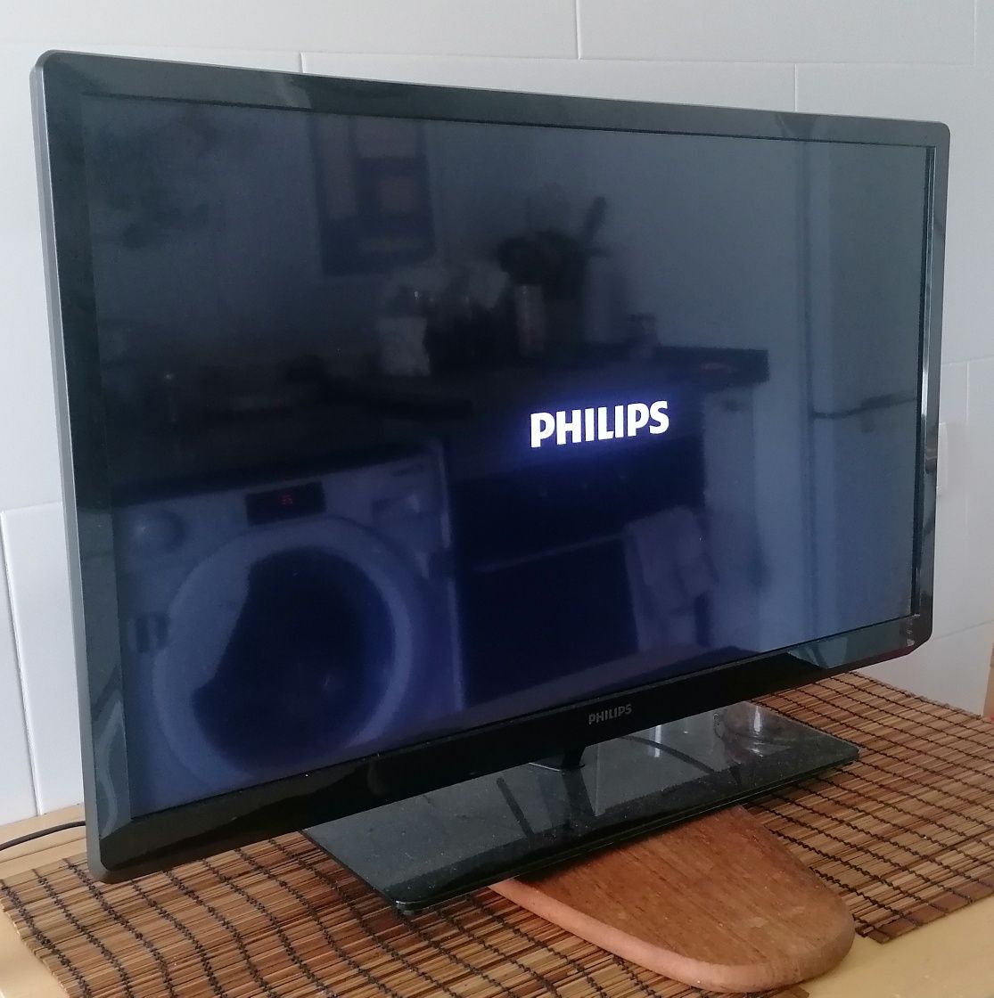 TV Philips 32" - várias saídas