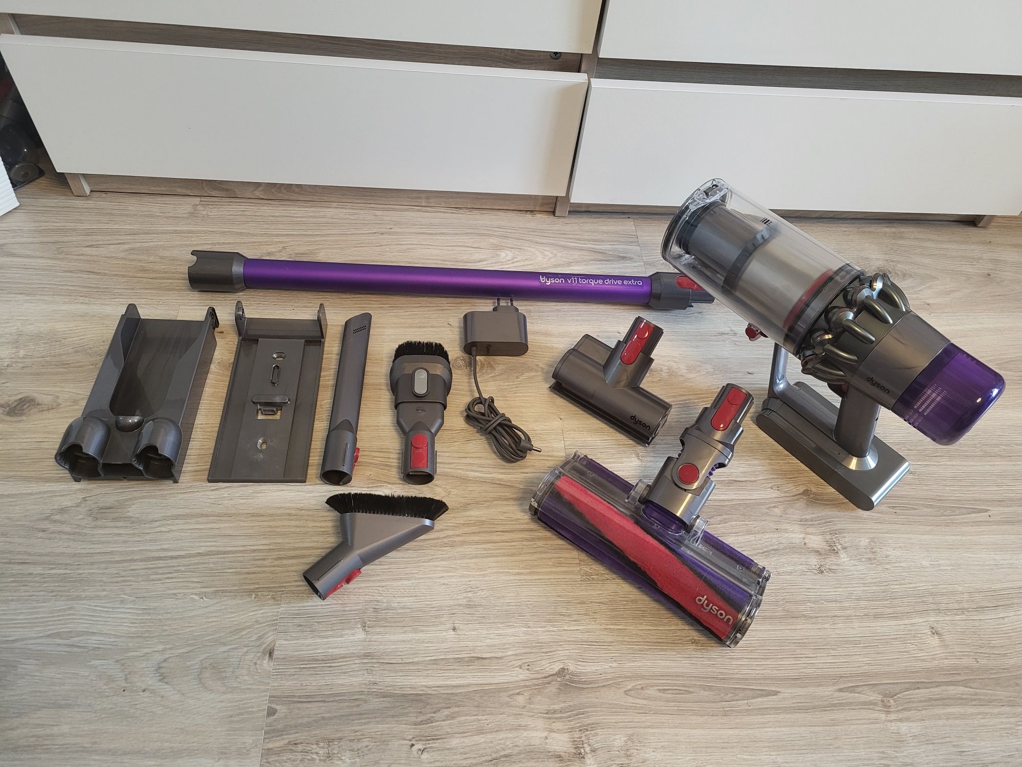 Odkurzacz Dyson V11 Torque Drive extra bezprzewodowy pionowy ŁADNY