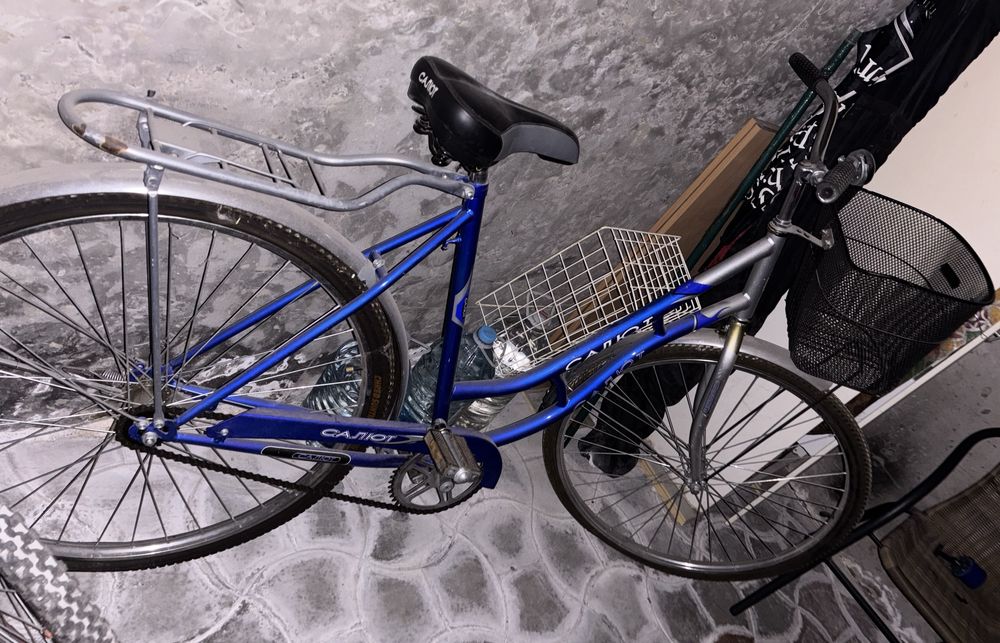 Велосипед взрослый городской с корзиной и багажником