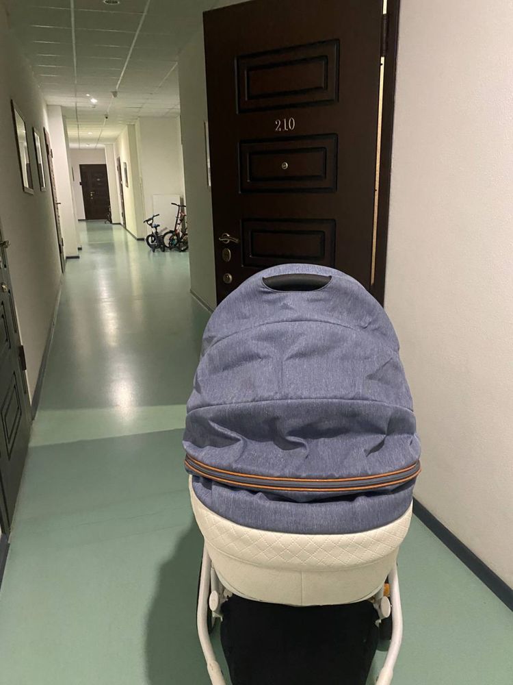 Продам детскую коляску 2 в 1