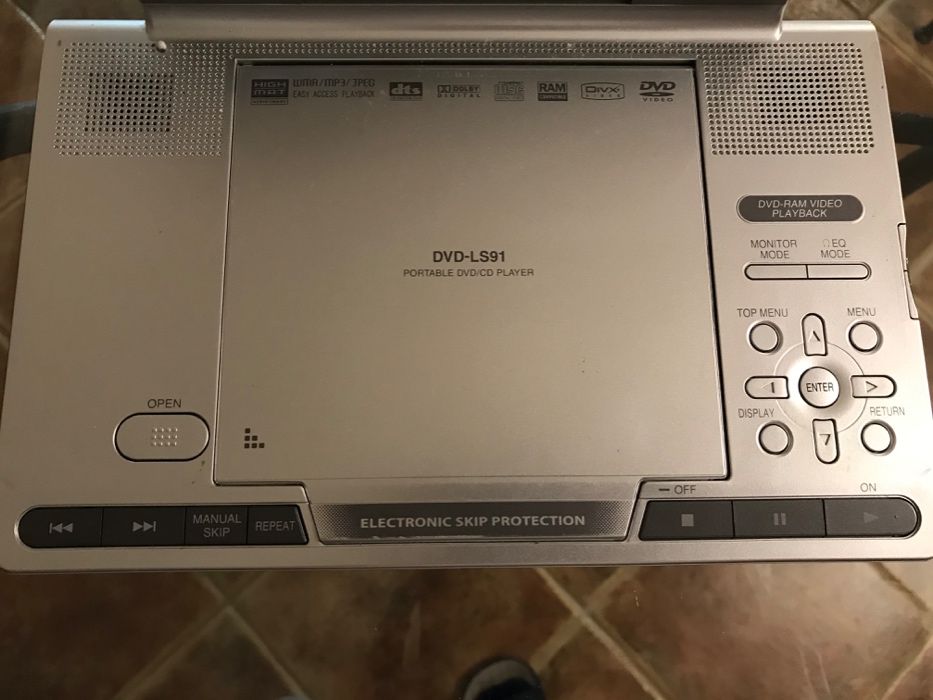 Портативный CD DVD плеер трансформер Panasonic в машину, в руки
