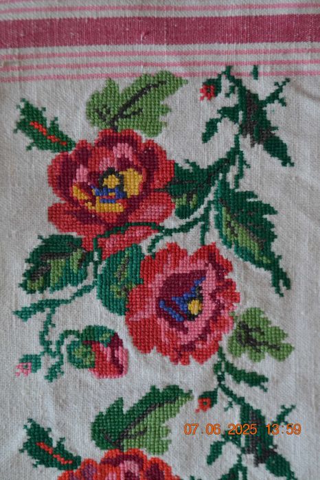 Рушник вышитый "Цветы". Льняное полотно (лён). Вышивка крест 238х50 см