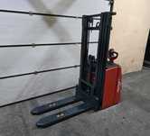 Штабелер самохідний Linde 1.4 тонни на 4,352 м/Штабелер самоходный