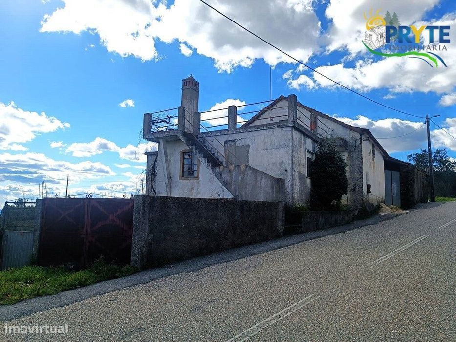 Moradia para recuperar situada em Perna do Galego - Ermida