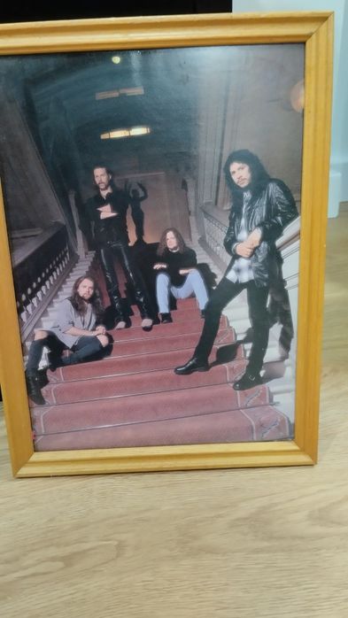 Quadros antigos com fotos dos Metallica  e Iron Mainden