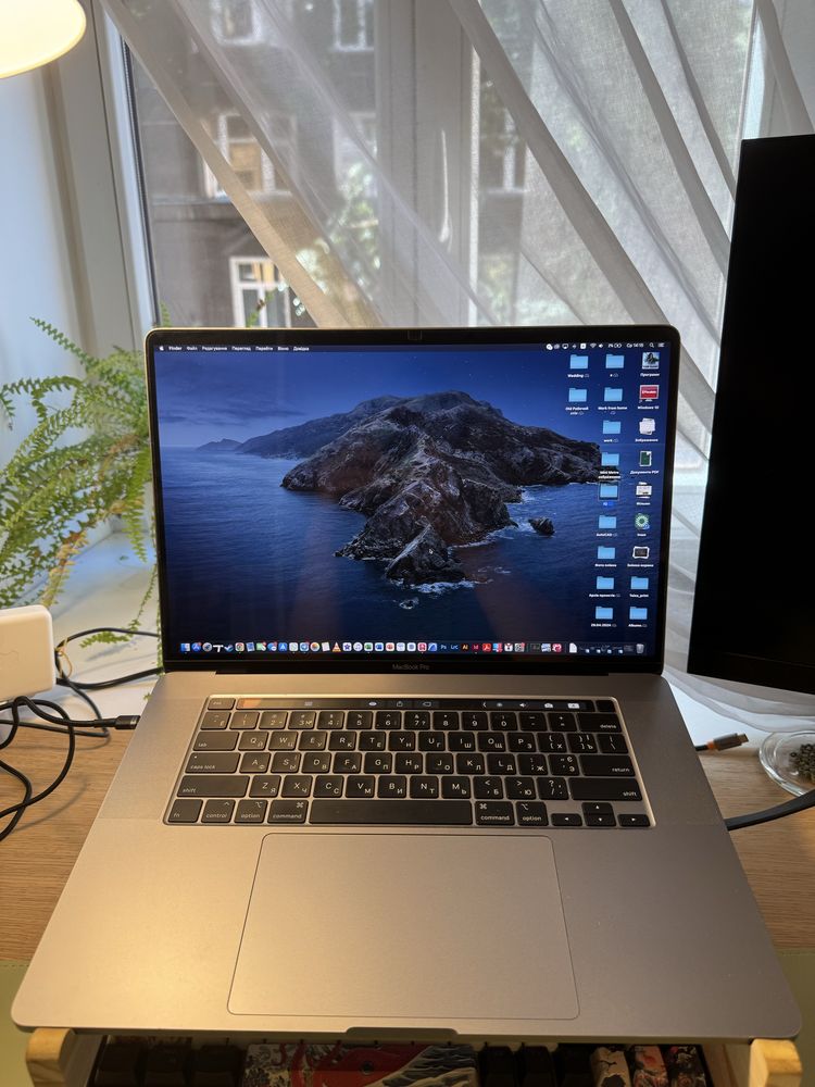 MacBook Pro 16” (2019) – Топова комплектація, відмінний стан