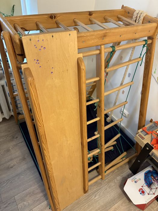 Дитячий спортивний комплекс