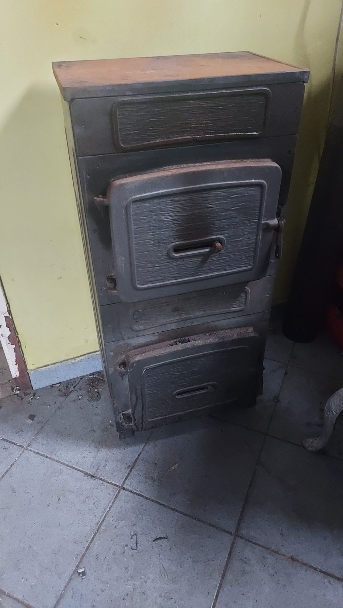 Piec węglowy wolnostojący 6-8 kW