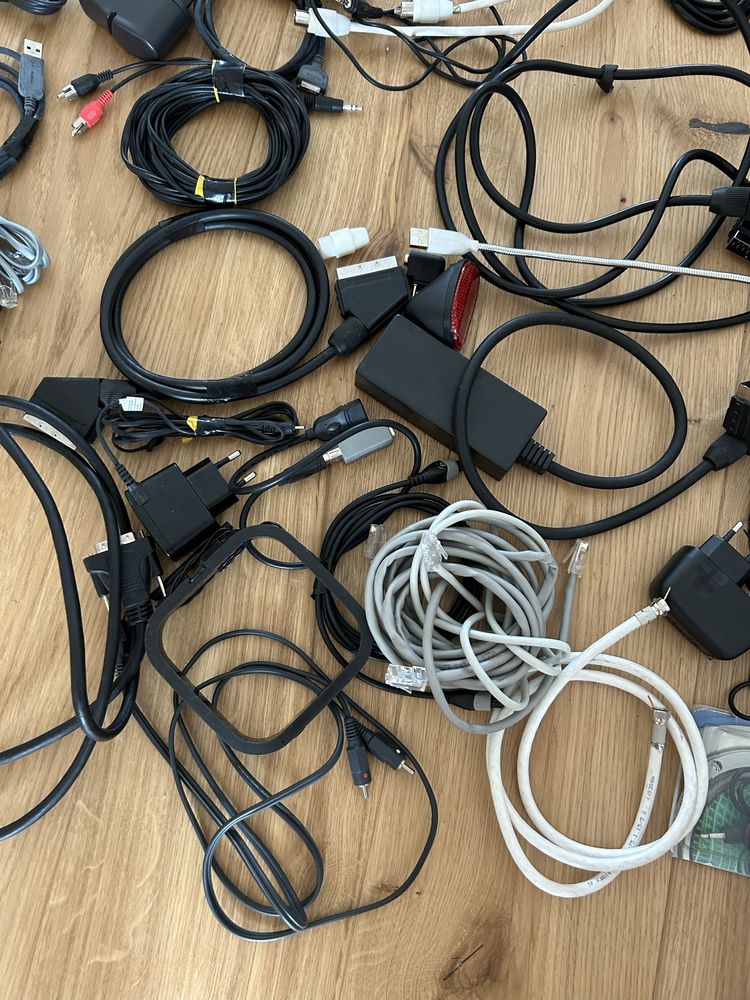 Kabel chinch eurozłącze hdmi ładowarka antenowy internetowy pilot