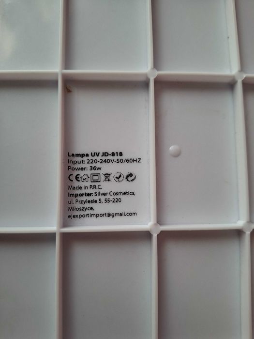 Lampa UV do utwardzania lakieru hybrydowego na paznokciach