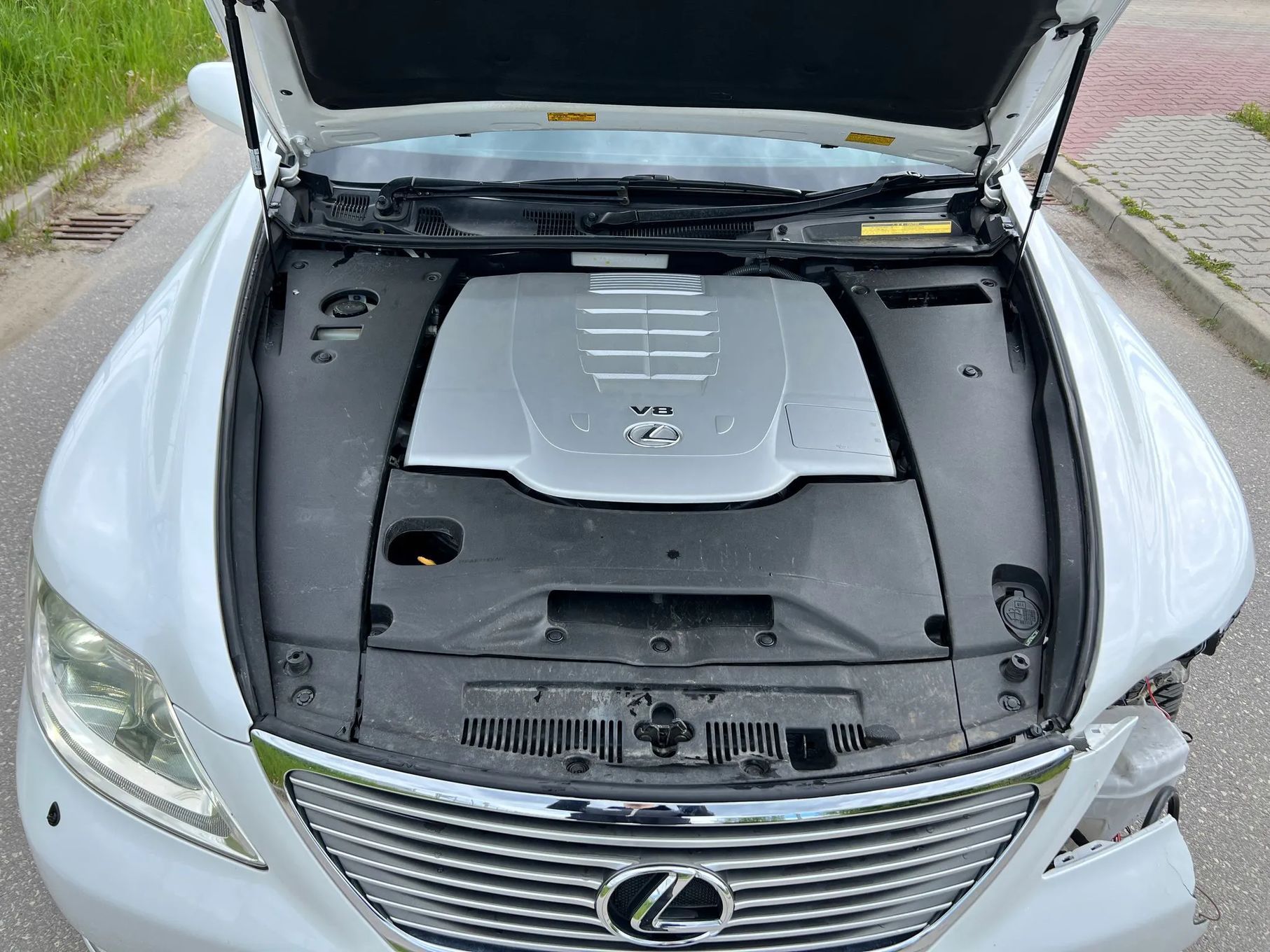 Lexus LS LS460 4.6 V8 70tys.km import Japonia/DE, lekko uszkodzony