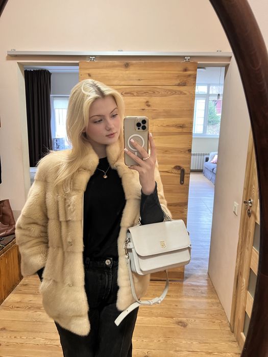 Норкова шуба кремова