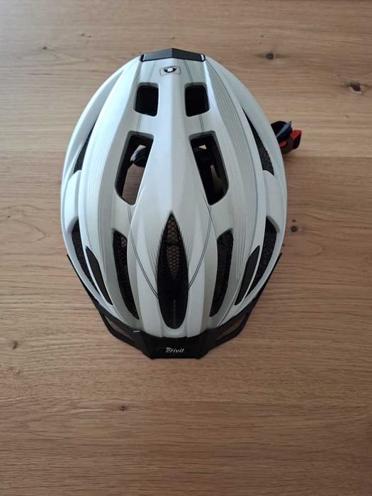 Capacete de bicicleta.