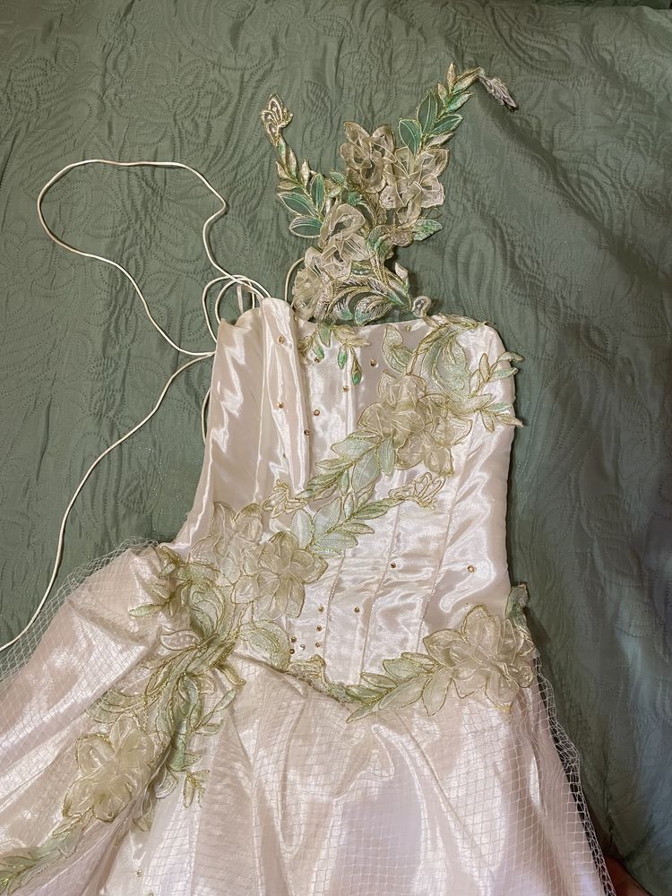 Продам весільну сукню для реставрації