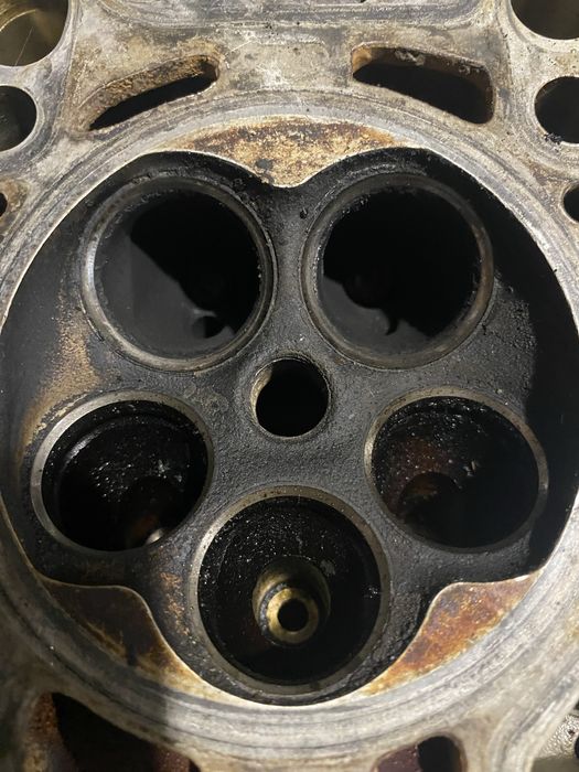 ГБЦ 1.8Т AWT під ремонт