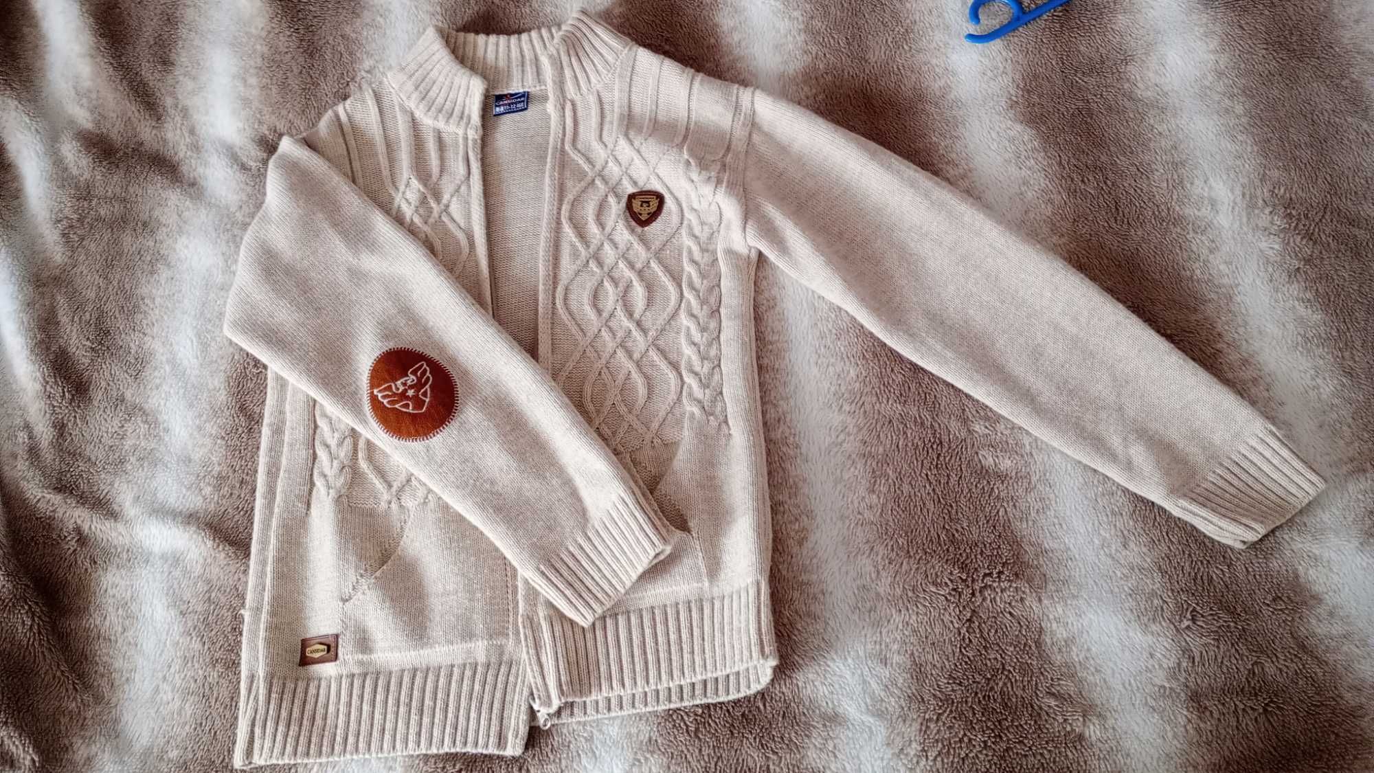 Cieplutko śliczny sweter
