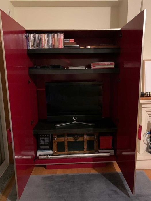 Móvel armário para TV