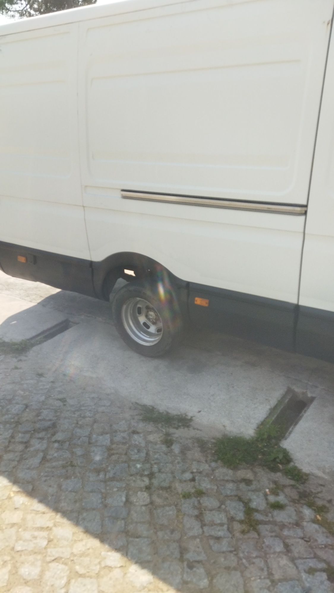 Vendo comercial IVECO turbo daily de 2004